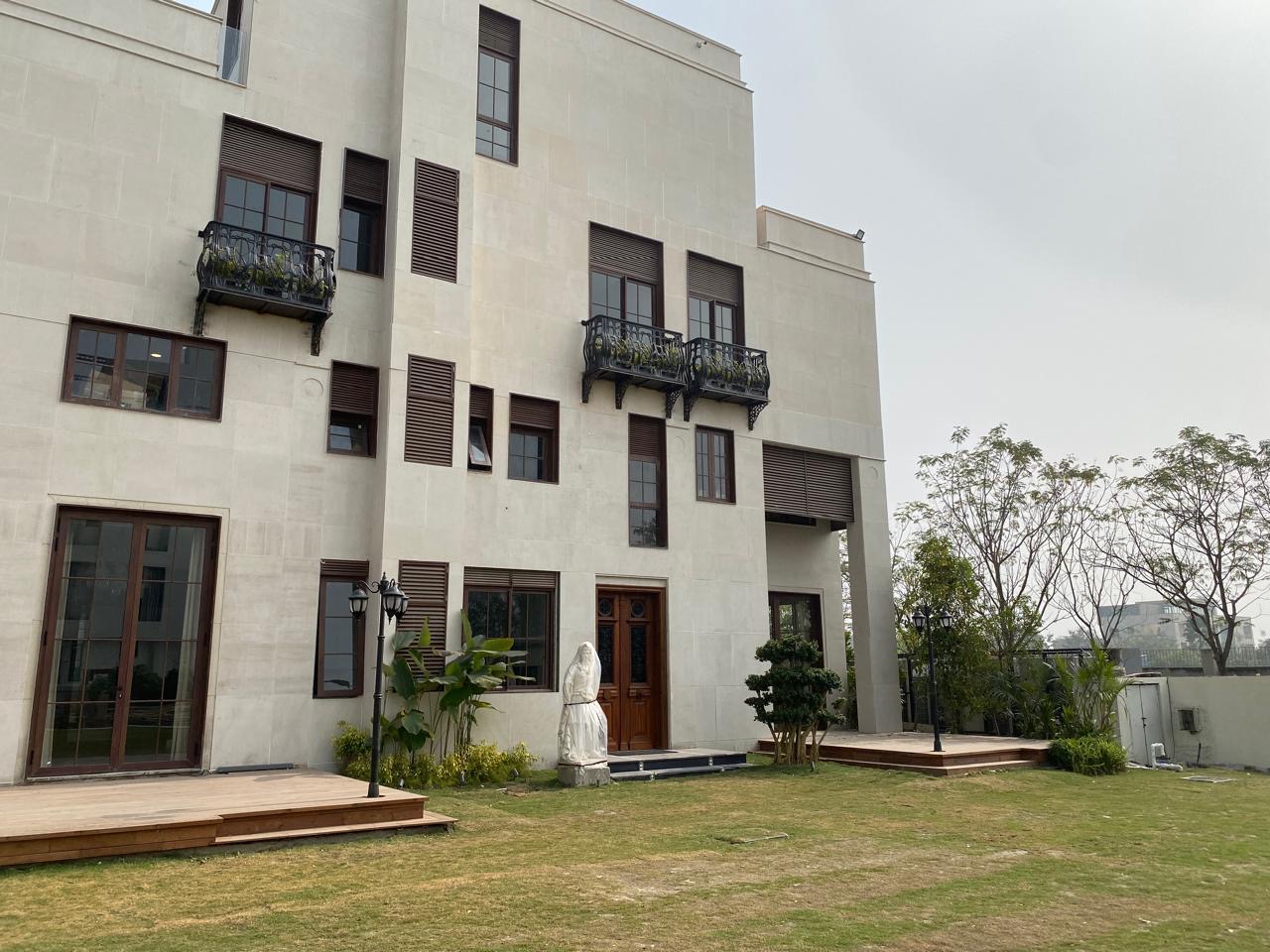 WGPL — Laser jali pool enclosure