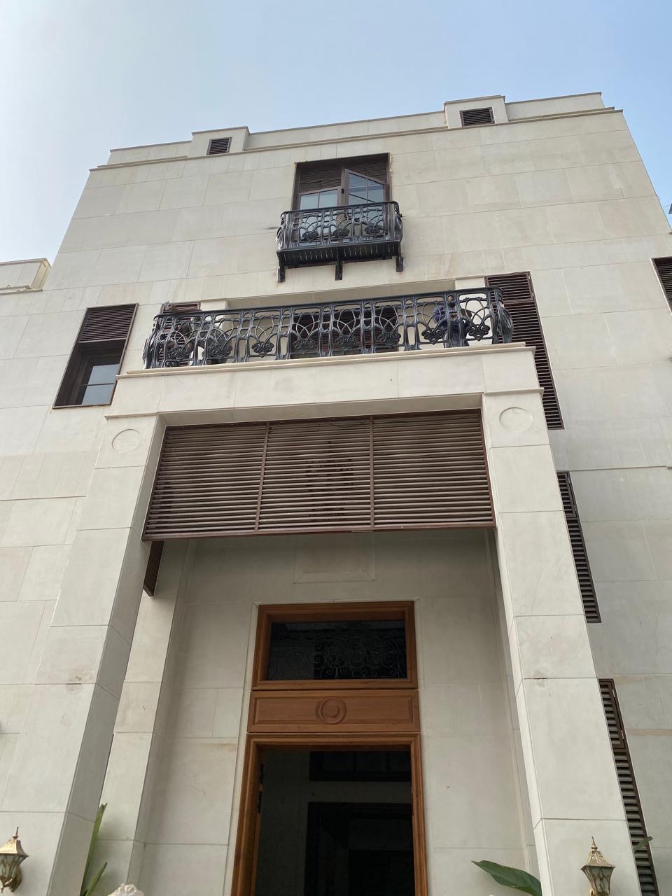 Grand Classical Villa — Complete Metalwork